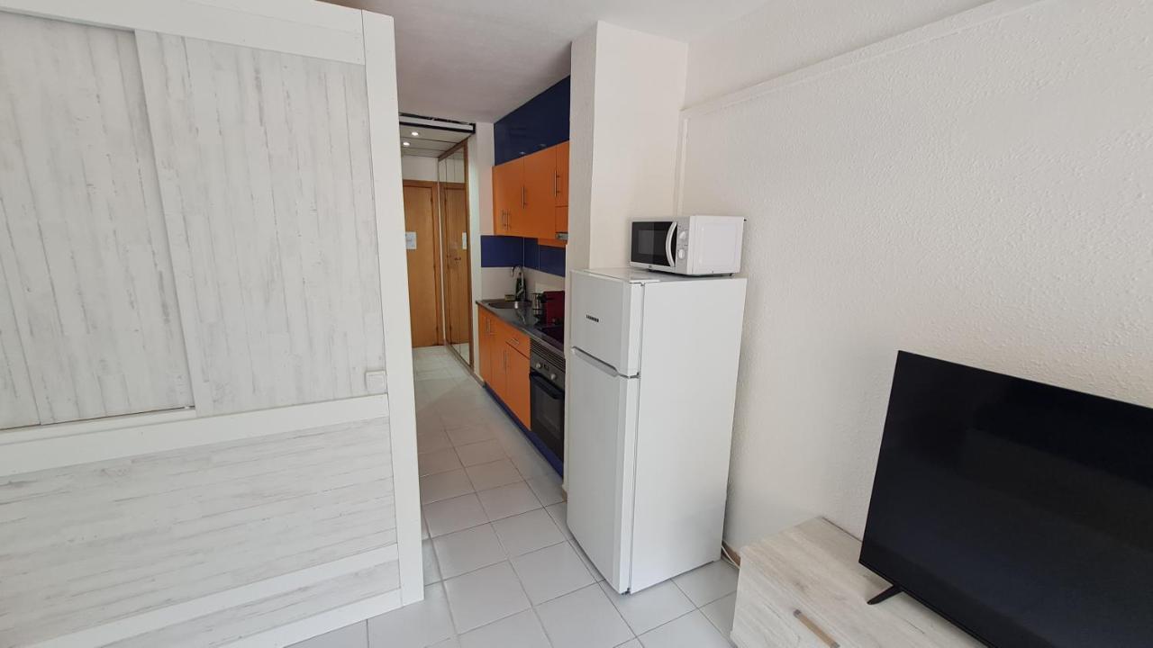 Bonito Apartamento Con Piscina ซาลอว์ ภายนอก รูปภาพ
